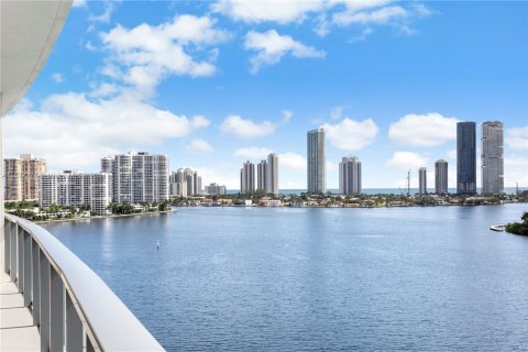 Condo in Aventura, Florida, 3 bedrooms  № 1417112 - photo 8