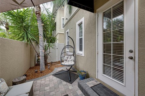 Townhouse in Tampa, Florida 3 bedrooms, 164.81 sq.m. № 1398005 - photo 4