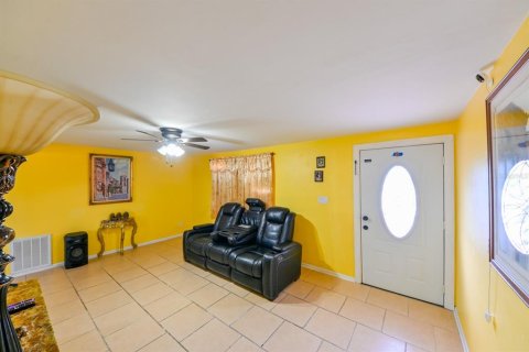 Casa en venta en New Port Richey, Florida, 2 dormitorios, 90.67 m2 № 1398003 - foto 13