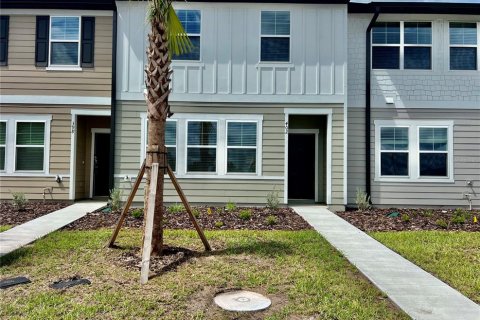 Townhouse in Saint Cloud, Florida 3 bedrooms, 148.64 sq.m. № 1398004 - photo 1