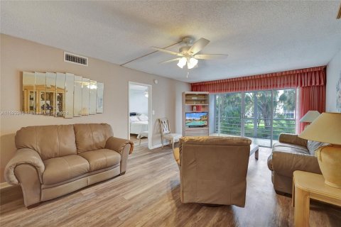 Copropriété à vendre à Pompano Beach, Floride: 2 chambres, 91.04 m2 № 1221021 - photo 14