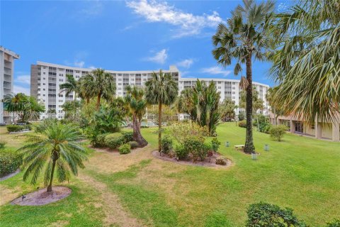 Copropriété à vendre à Pompano Beach, Floride: 2 chambres, 91.04 m2 № 1221021 - photo 23