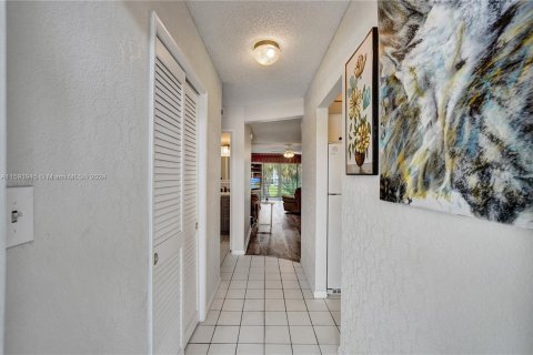 Copropriété à vendre à Pompano Beach, Floride: 2 chambres, 91.04 m2 № 1221021 - photo 8