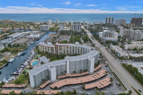 Copropriété à vendre à Pompano Beach, Floride: 2 chambres, 91.04 m2 № 1221021 - photo 2