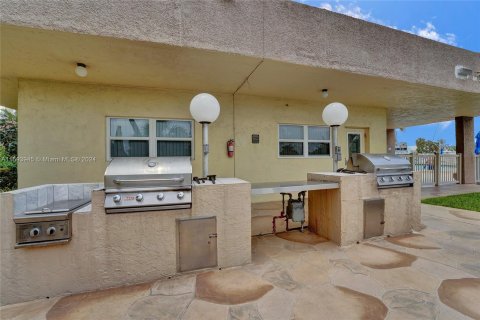 Condominio en venta en Pompano Beach, Florida, 2 dormitorios, 91.04 m2 № 1221021 - foto 25