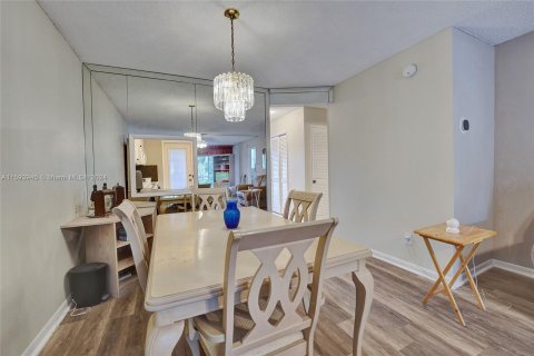 Copropriété à vendre à Pompano Beach, Floride: 2 chambres, 91.04 m2 № 1221021 - photo 9