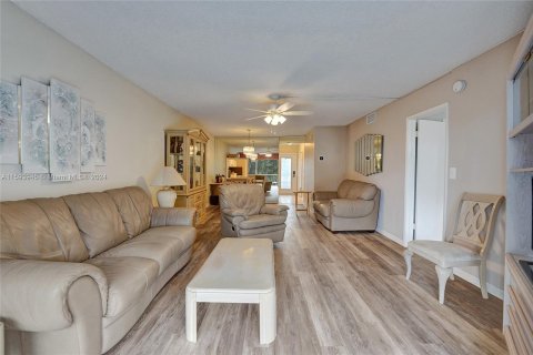 Copropriété à vendre à Pompano Beach, Floride: 2 chambres, 91.04 m2 № 1221021 - photo 12