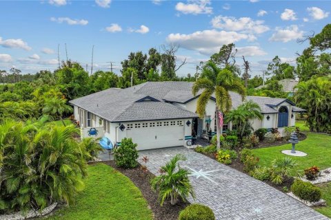 House in Port Charlotte, Florida 3 bedrooms, 202.81 sq.m. № 1362949 - photo 4