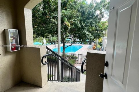 Copropriété à vendre à Coral Springs, Floride: 2 chambres, 104.05 m2 № 976304 - photo 1