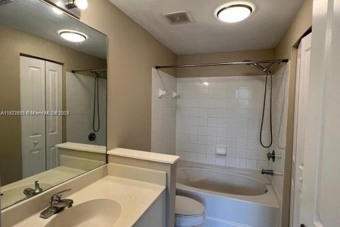 Copropriété à vendre à Coral Springs, Floride: 2 chambres, 104.05 m2 № 976304 - photo 13