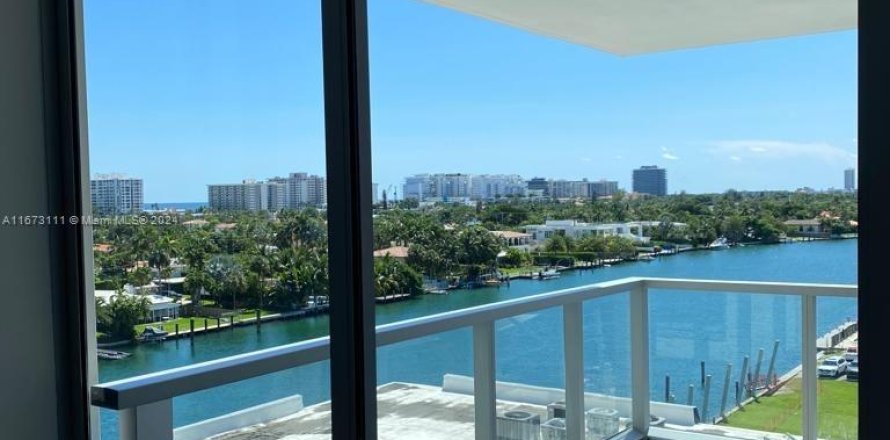 Condominio en Bay Harbor Islands, Florida, 1 dormitorio  № 1397742