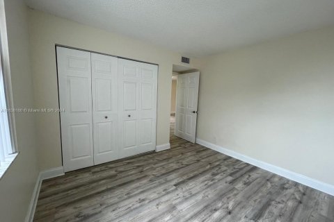 Condo in Davie, Florida, 2 bedrooms  № 1310647 - photo 27