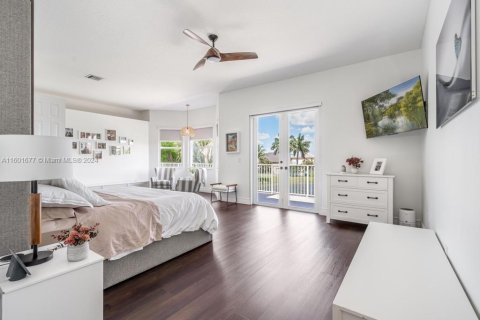 Casa en venta en Miramar, Florida, 5 dormitorios, 325.25 m2 № 1229578 - foto 19