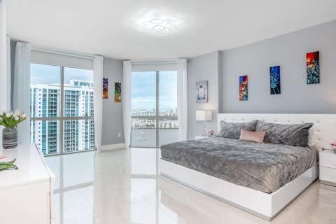 Apartment in THE RESERVE AT MARINA PALMS in North Miami Beach, Florida 2 bedrooms, 182 sq.m. № 463 - photo 6