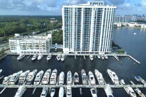 Apartment in THE RESERVE AT MARINA PALMS in North Miami Beach, Florida 2 bedrooms, 161 sq.m. № 461 - photo 11