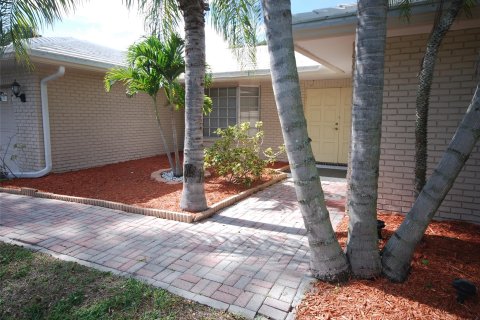 Casa en venta en Coral Springs, Florida, 4 dormitorios, 192.4 m2 № 962465 - foto 27