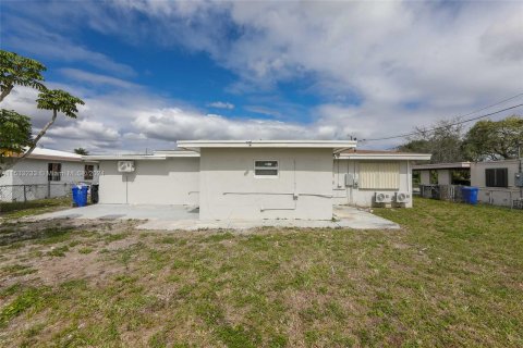 Villa ou maison à vendre à Fort Lauderdale, Floride: 3 chambres, 128.48 m2 № 1008985 - photo 27