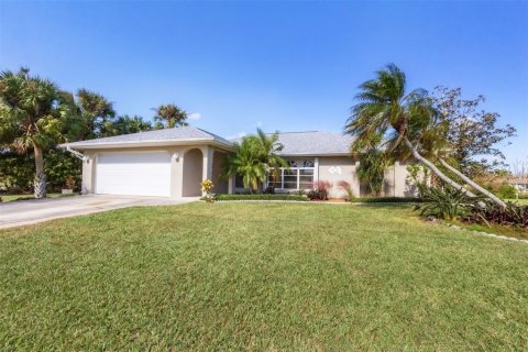 House in Port Charlotte, Florida 3 bedrooms, 142.33 sq.m. № 1434000 - photo 8