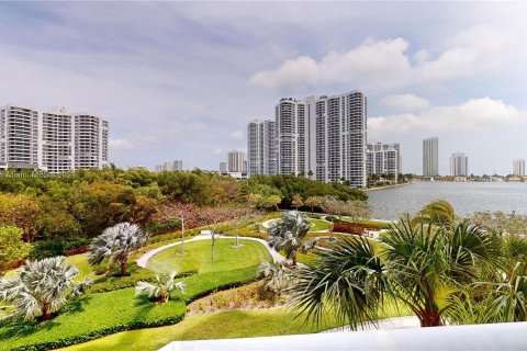 Condominio en venta en Aventura, Florida, 2 dormitorios, 149.57 m2 № 1365501 - foto 10