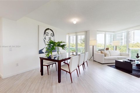 Condo in Aventura, Florida, 2 bedrooms  № 1365501 - photo 1