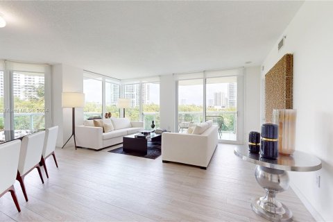 Condo in Aventura, Florida, 2 bedrooms  № 1365501 - photo 2