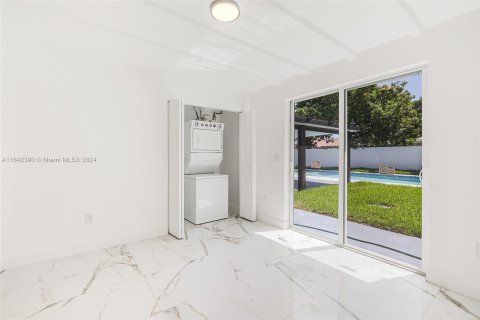 Villa ou maison à vendre à Biscayne Park, Floride: 6 chambres, 236.06 m2 № 1329449 - photo 23