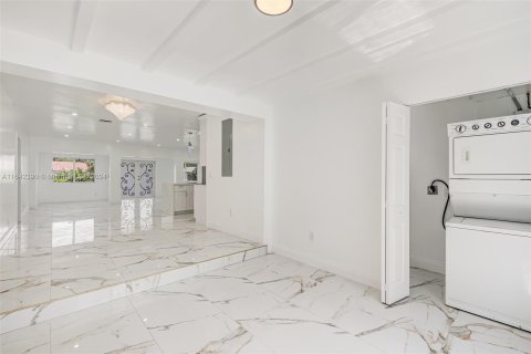 Villa ou maison à vendre à Biscayne Park, Floride: 6 chambres, 236.06 m2 № 1329449 - photo 26