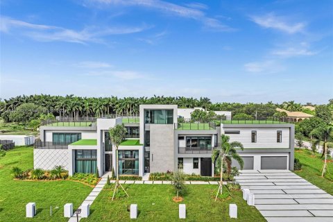 Villa ou maison à louer à Davie, Floride: 8 chambres, 839.09 m2 № 1364939 - photo 1