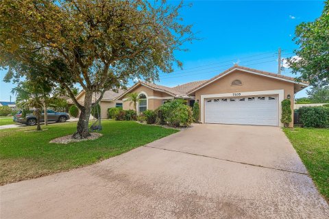 Villa ou maison à vendre à Coral Springs, Floride: 4 chambres, 173.63 m2 № 1364899 - photo 2