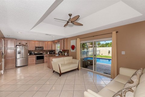 Villa ou maison à vendre à Coral Springs, Floride: 4 chambres, 173.63 m2 № 1364899 - photo 12