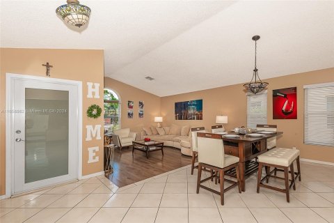 Villa ou maison à vendre à Coral Springs, Floride: 4 chambres, 173.63 m2 № 1364899 - photo 10