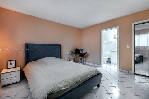 Condo in Hallandale Beach, Florida, 2 bedrooms  № 1402984 - photo 20