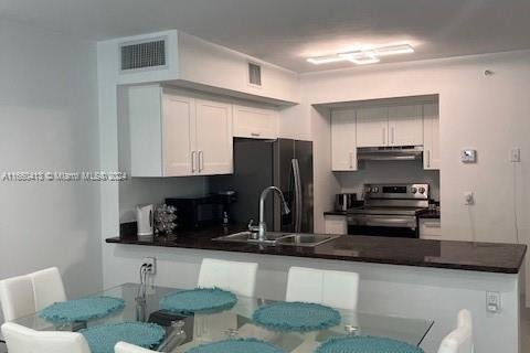 Condominio en alquiler en Surfside, Florida, 2 dormitorios, 86.12 m2 № 1365858 - foto 5