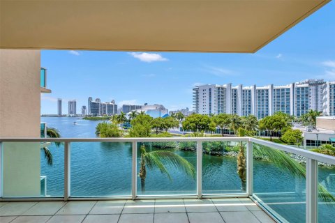 Condo in Aventura, Florida, 2 bedrooms  № 1104774 - photo 12