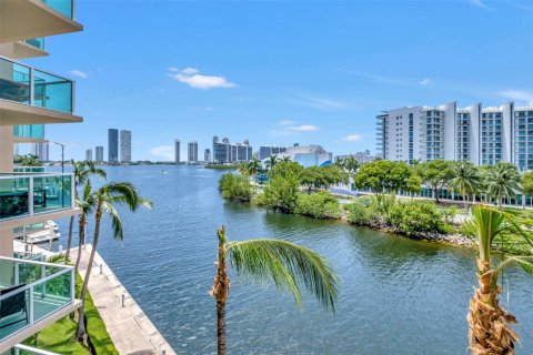 Condo in Aventura, Florida, 2 bedrooms  № 1104774 - photo 15