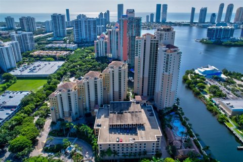 Condo in Aventura, Florida, 2 bedrooms  № 1104774 - photo 19