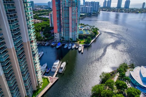 Condominio en venta en Aventura, Florida, 2 dormitorios, 171.5 m2 № 1104774 - foto 17