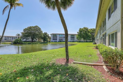 Condominio en venta en Coconut Creek, Florida, 1 dormitorio, 77.2 m2 № 1104739 - foto 3