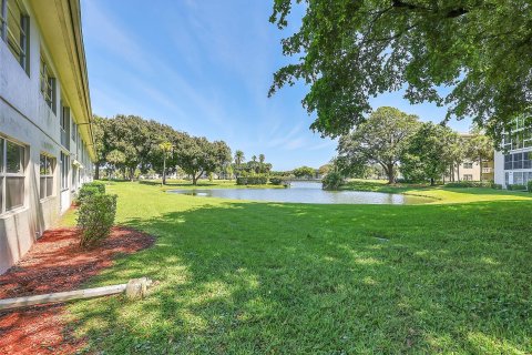 Condo in Coconut Creek, Florida, 1 bedroom  № 1104739 - photo 1