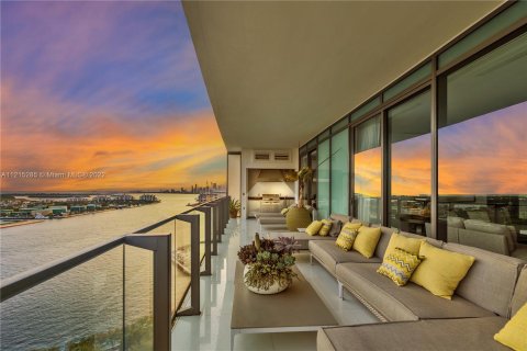 Condominio en venta en Miami Beach, Florida, 6 dormitorios, 576.55 m2 № 13385 - foto 16
