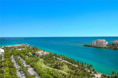 Copropriété à vendre à Miami Beach, Floride: 6 chambres, 576.55 m2 № 13385 - photo 8