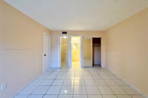 Copropriété à louer à Miami, Floride: 2 chambres, 72.65 m2 № 1364238 - photo 11