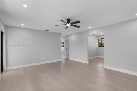 Immobilier commercial à vendre à Miami, Floride: 170.57 m2 № 1364274 - photo 5