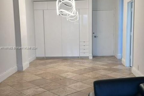 Copropriété à louer à Miami Beach, Floride: 1 chambre, 84.54 m2 № 1369221 - photo 3