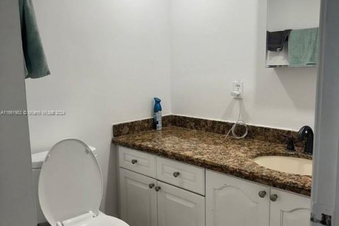 Condo in Miami Beach, Florida, 1 bedroom  № 1369221 - photo 9