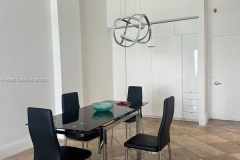 Copropriété à louer à Miami Beach, Floride: 1 chambre, 84.54 m2 № 1369221 - photo 2