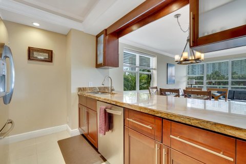 Condo in Fort Lauderdale, Florida, 2 bedrooms  № 945458 - photo 18