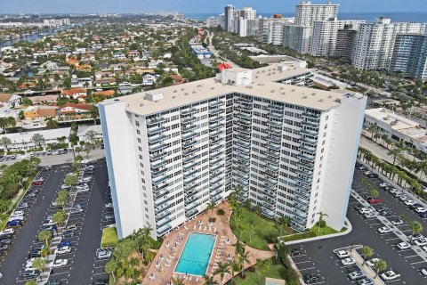 Condo in Fort Lauderdale, Florida, 2 bedrooms  № 945458 - photo 13