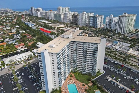 Condo in Fort Lauderdale, Florida, 2 bedrooms  № 945458 - photo 7