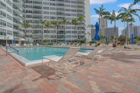 Condo in Fort Lauderdale, Florida, 2 bedrooms  № 945458 - photo 4